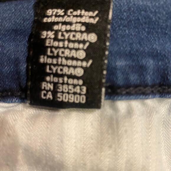 Calvin Klein Size 12 ladies jeans Ultimate Skinny Medium Wash Stretchy Comfy - Picture 8 of 9